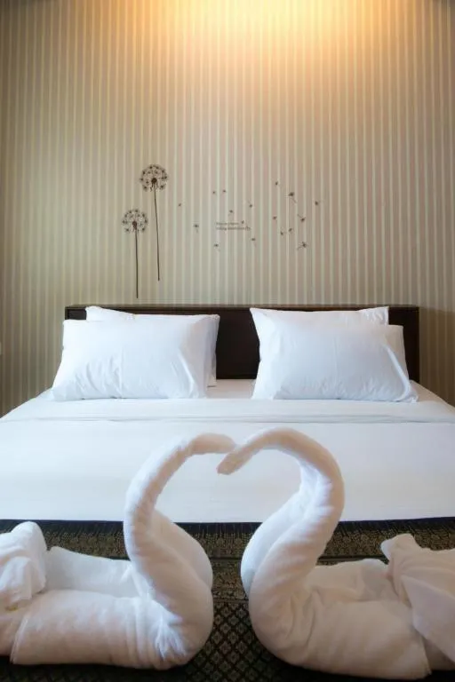 Bed in Sunday J Resort & Restaurant