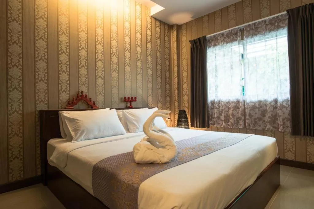 Bed in Sunday J Resort & Restaurant