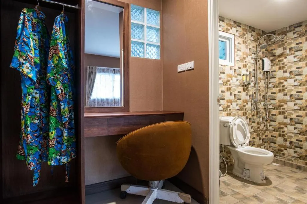 Sunday J Resort & Restaurant