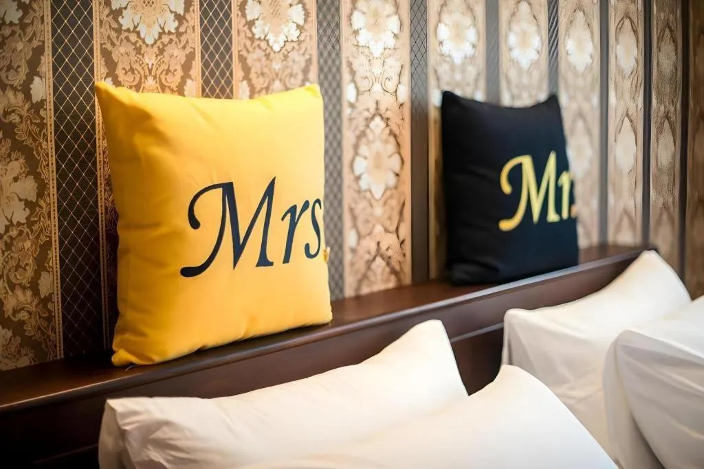 Bed in Sunday J Resort & Restaurant