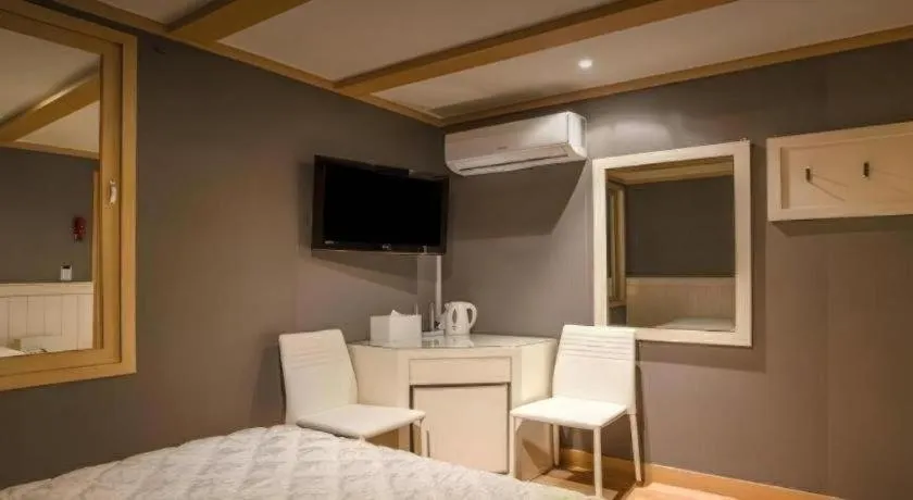 Bed in Sinyoung Motel