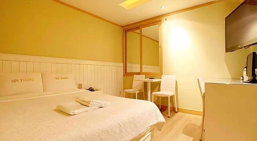 Bed in Sinyoung Motel