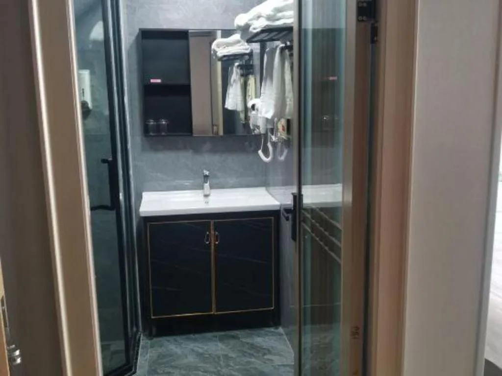 Yiwu Bairui Grand Hotel