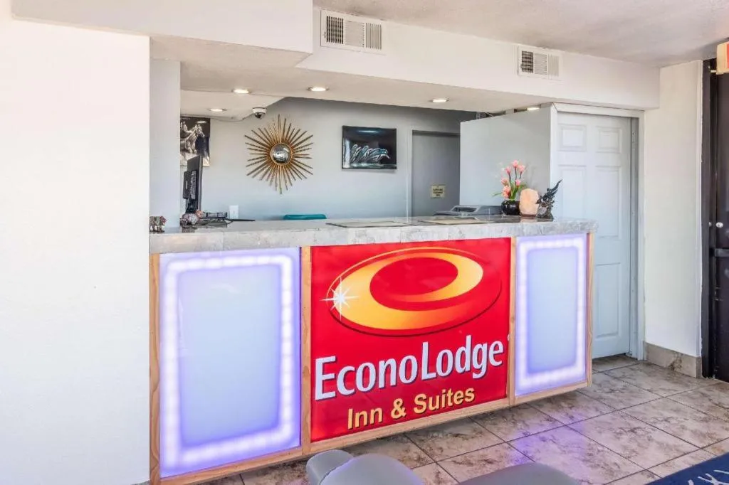 Econo Lodge Inn & Suites Macon North