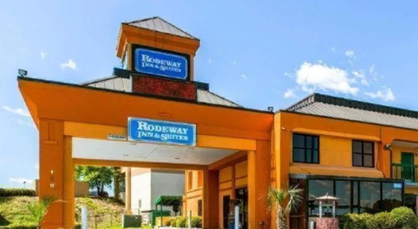 Econo Lodge Inn & Suites Macon North