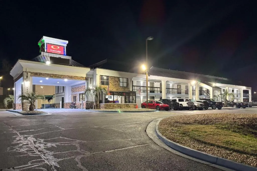 Econo Lodge Inn & Suites Macon North