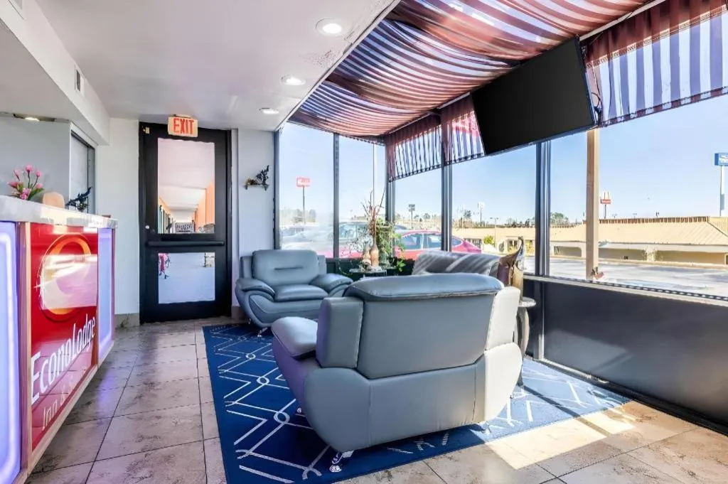 Econo Lodge Inn & Suites Macon North