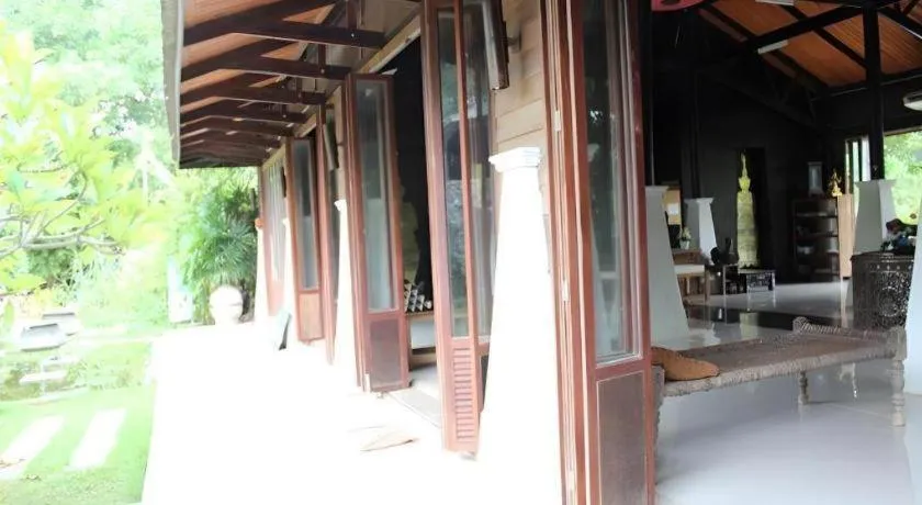 Chivaree Hotel and Resort