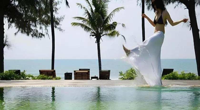 Chivaree Hotel and Resort