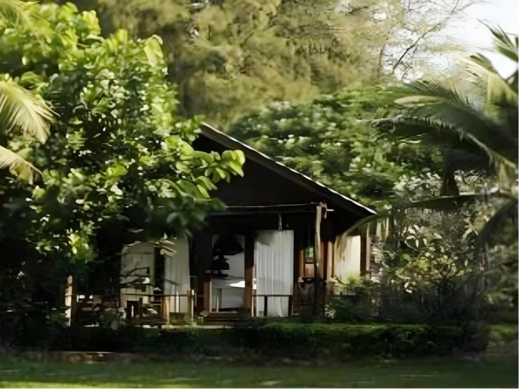 Chivaree Hotel and Resort