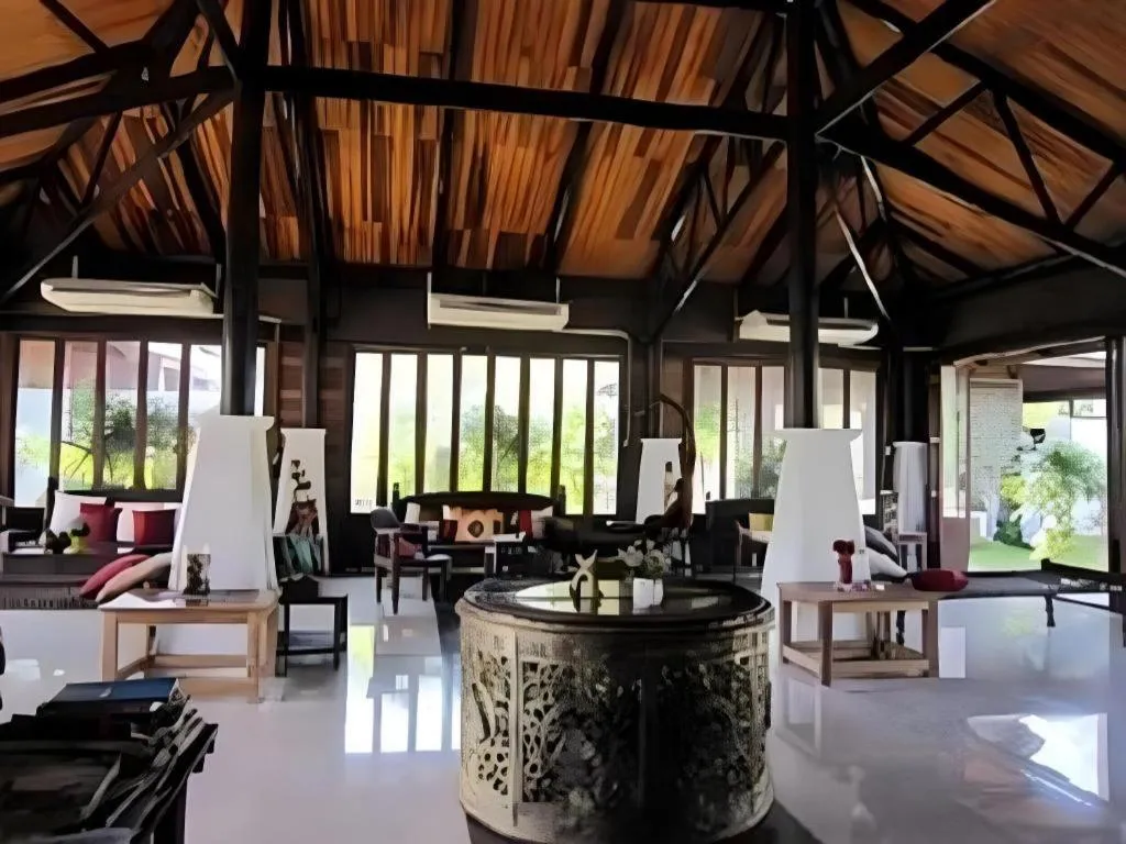 Chivaree Hotel and Resort