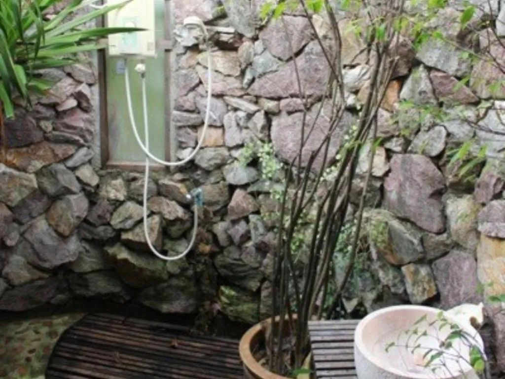 Chivaree Hotel and Resort