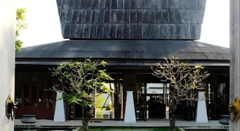 Chivaree Hotel and Resort