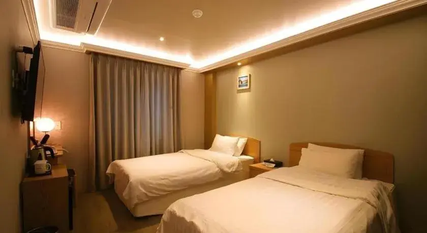 Bed in Jeju Sejong Hotel Bed in Jeju Sejong Hotel