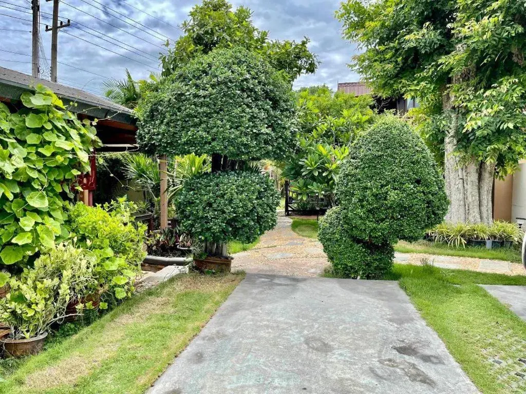 Baan Saranrom Baan Saranrom