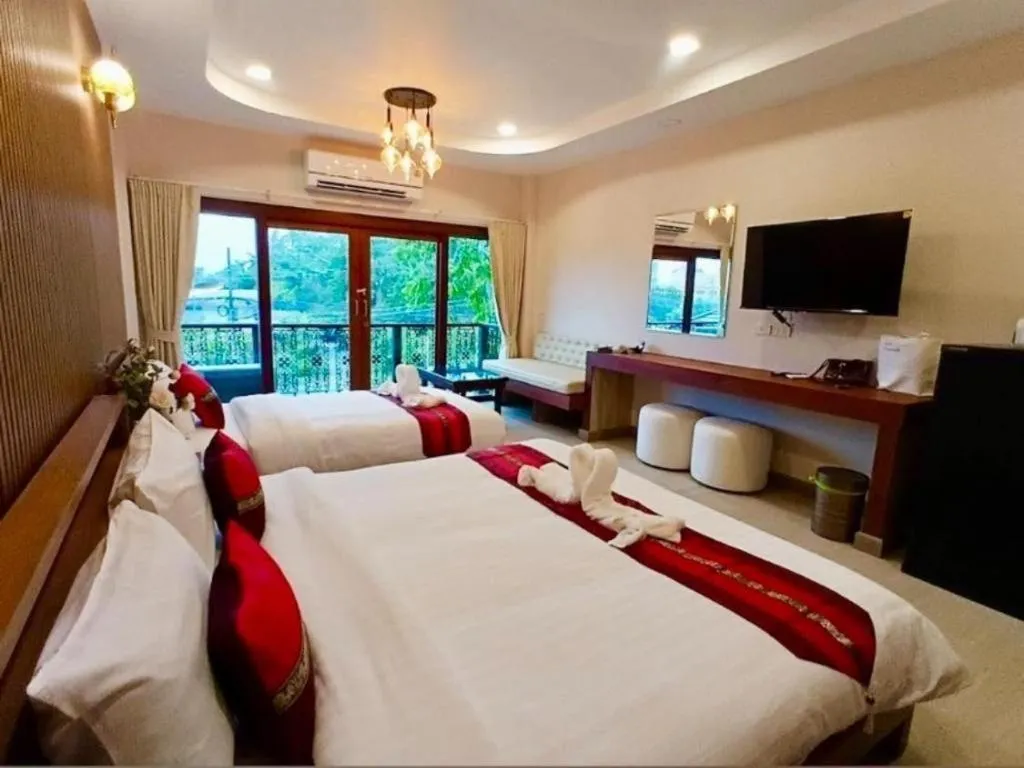 Bed in Baan Saranrom