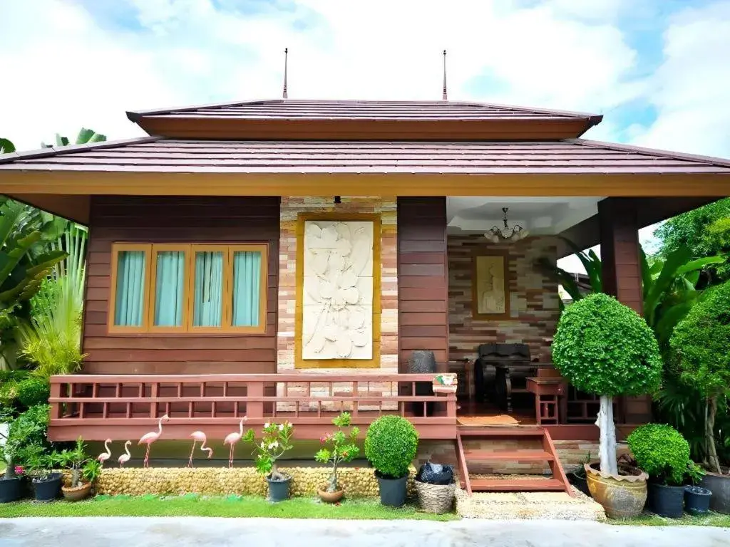 Baan Saranrom Baan Saranrom