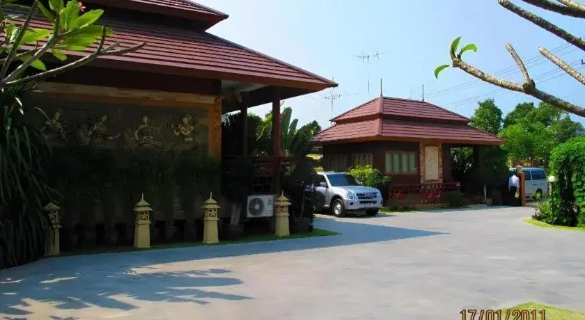 Baan Saranrom Baan Saranrom