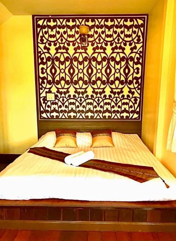 Bed in Baan Saranrom