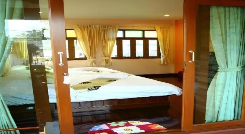 Bed in Baan Saranrom