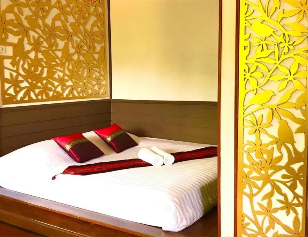 Bed in Baan Saranrom