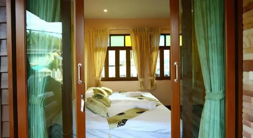 Bed in Baan Saranrom