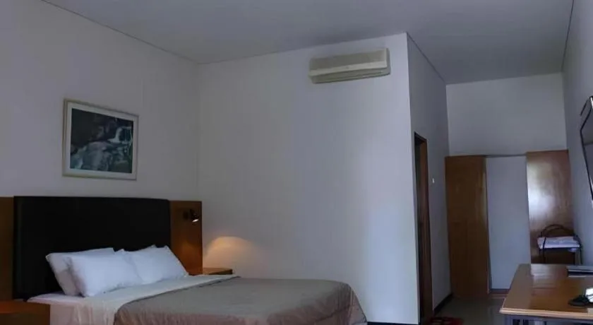 Bed in Augusta Hotel & Glamping Sukabumi