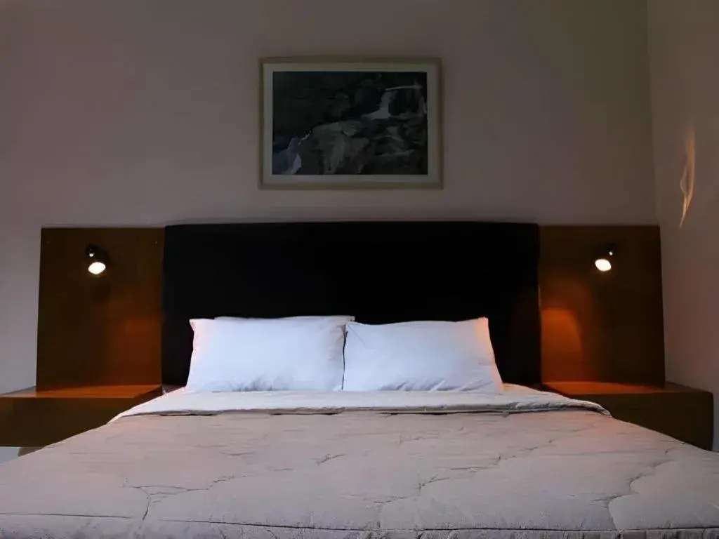 Bed in Augusta Hotel & Glamping Sukabumi Bed in Augusta Hotel & Glamping Sukabumi