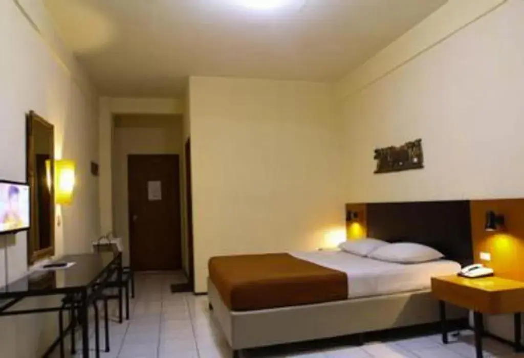 Bed in Augusta Hotel & Glamping Sukabumi Bed in Augusta Hotel & Glamping Sukabumi