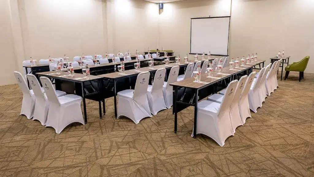 de BAGHRAF By Amithya de BAGHRAF By Amithya