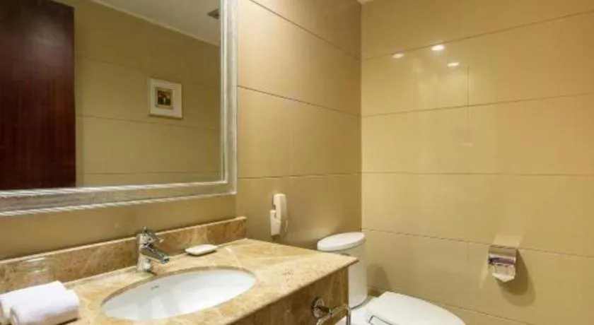 New Century Pujiang Hotel