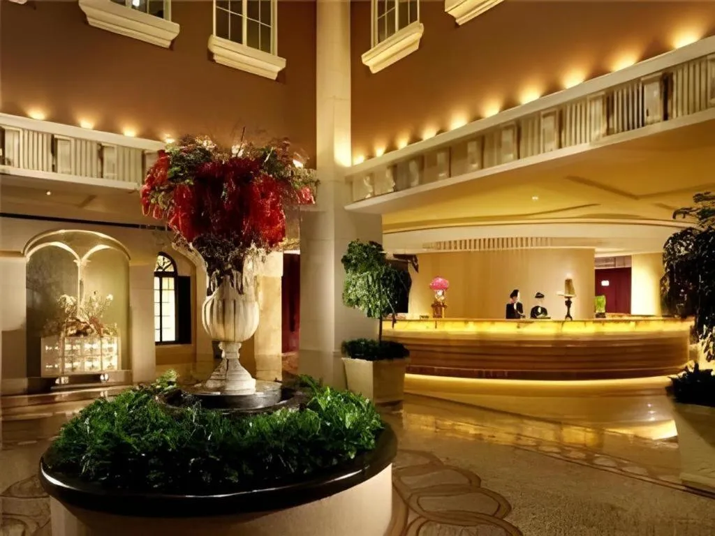 New Century Pujiang Hotel