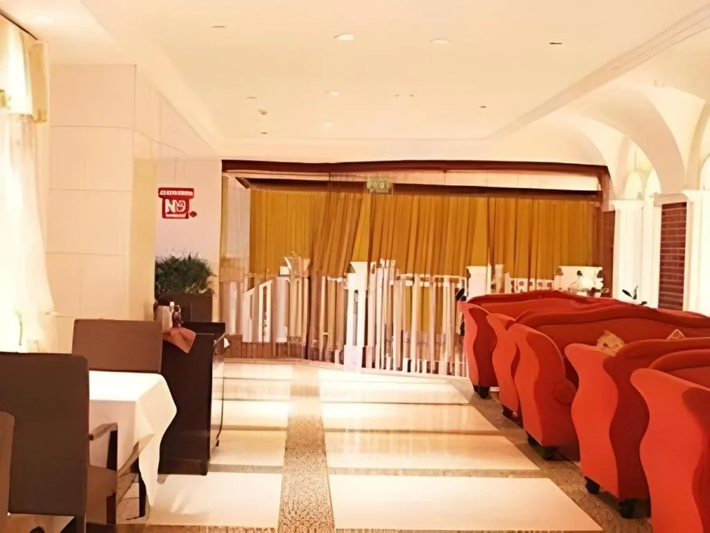 New Century Pujiang Hotel