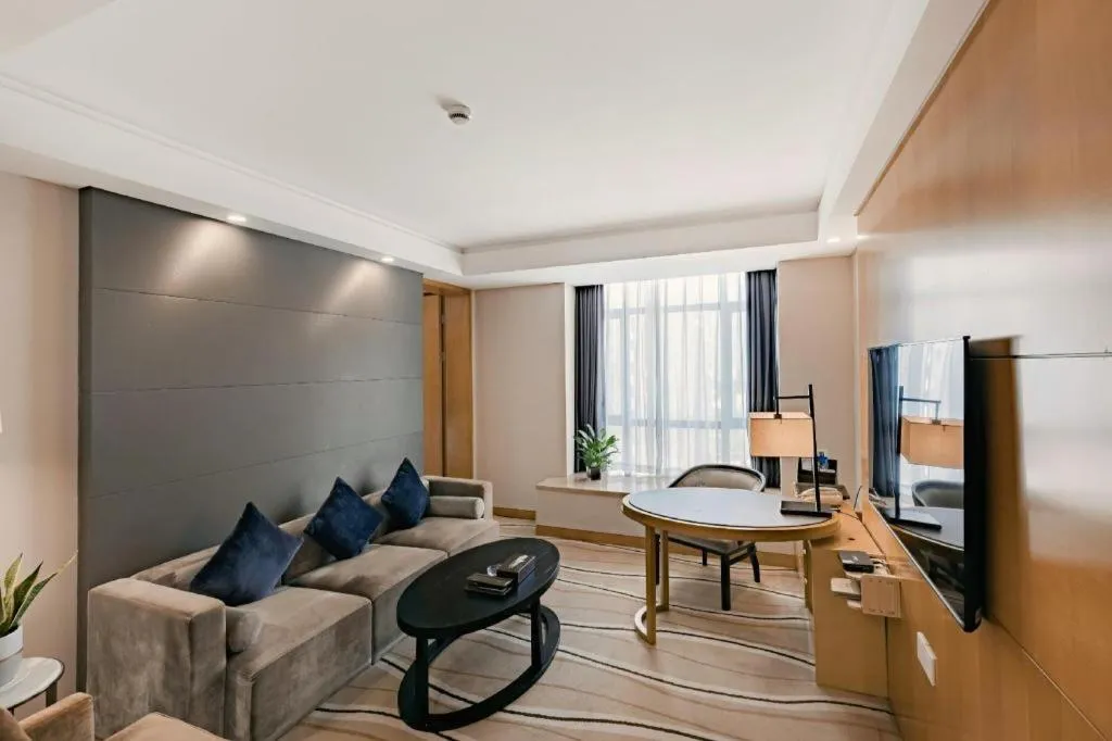 New Century Pujiang Hotel
