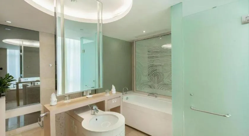 New Century Pujiang Hotel