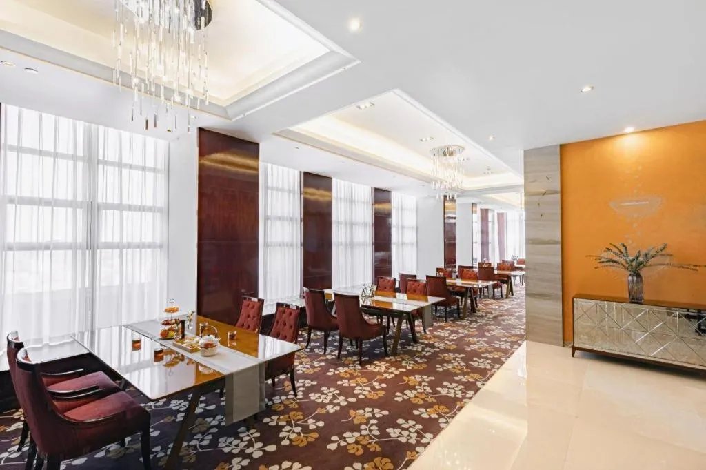 New Century Pujiang Hotel