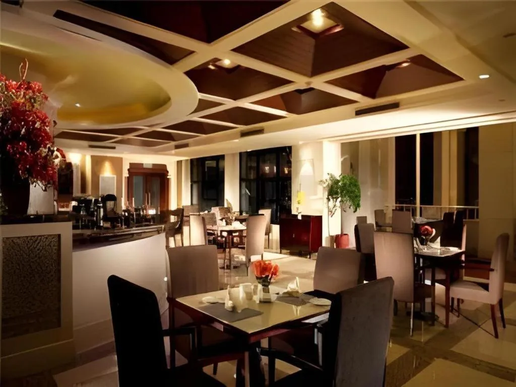 New Century Pujiang Hotel