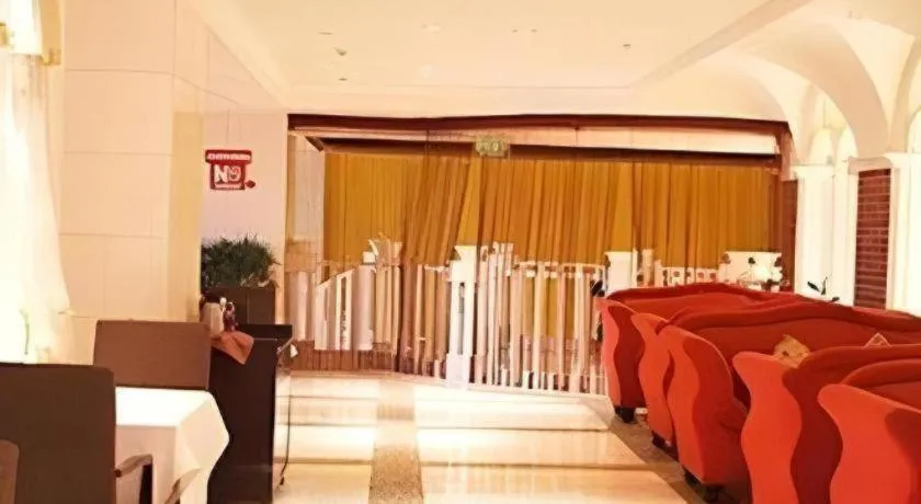 New Century Pujiang Hotel