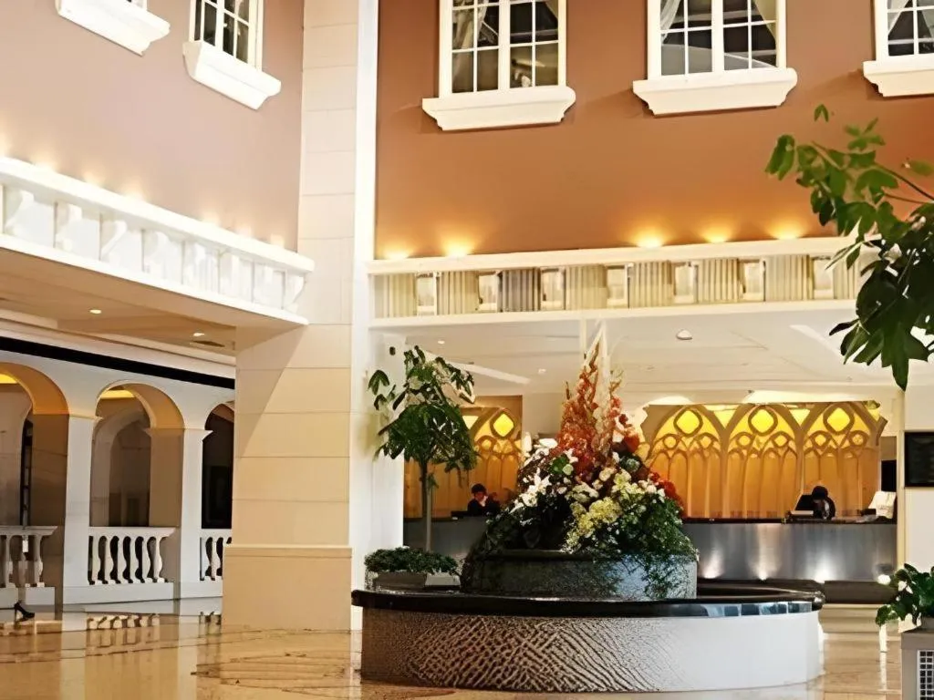 New Century Pujiang Hotel