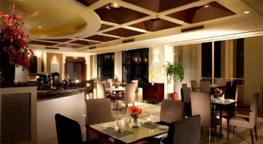 New Century Pujiang Hotel