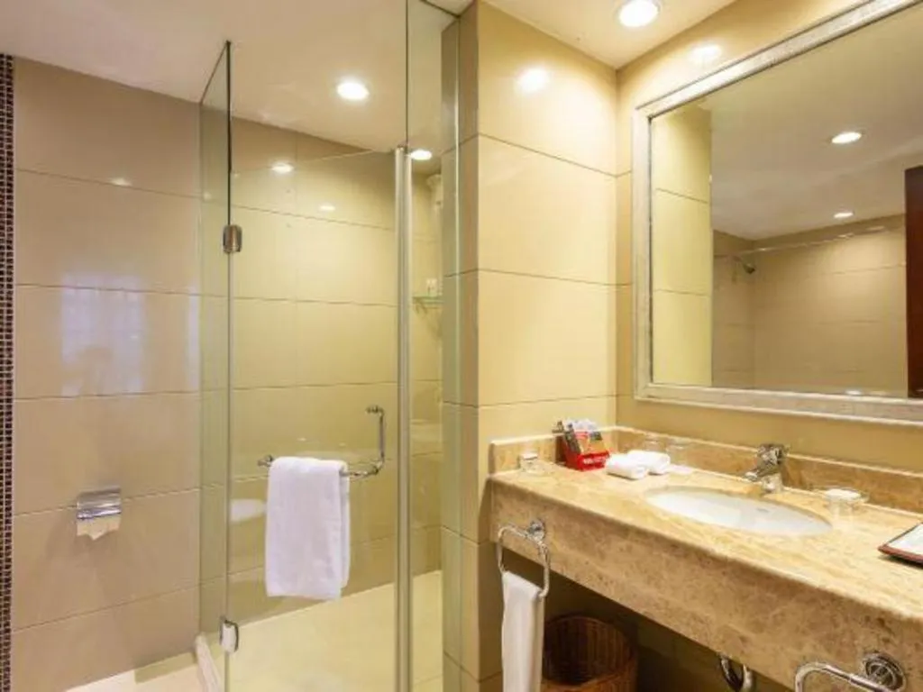 New Century Pujiang Hotel