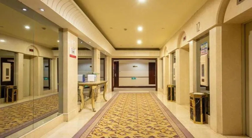 New Century Pujiang Hotel
