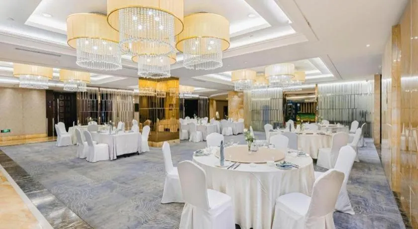 New Century Pujiang Hotel