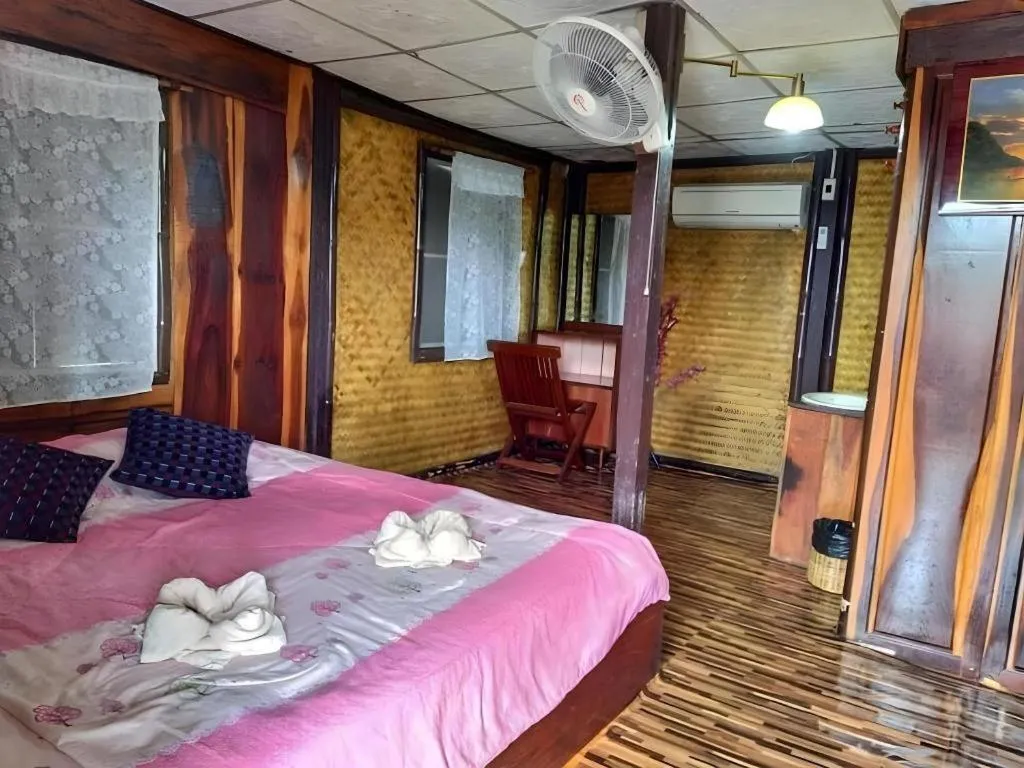 Bed in Jidapa Resort