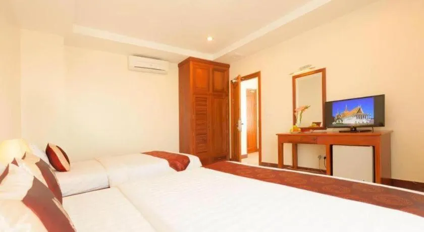 Bed in Kirirom Crystal Hotel