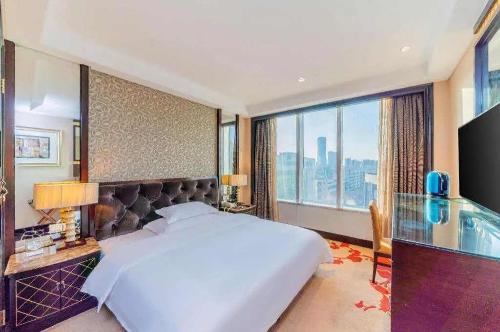 Bed in Dongguan Silver World Garden Hotel