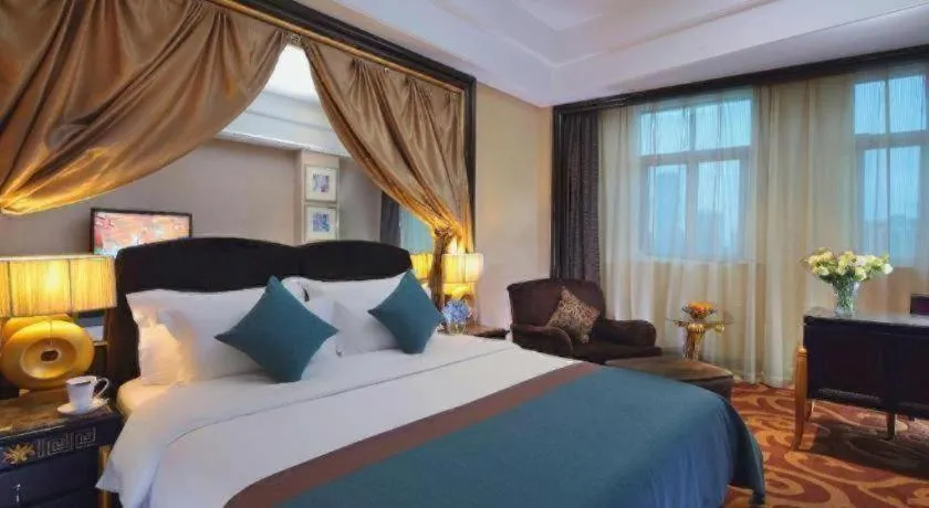 Bed in Dongguan Silver World Garden Hotel