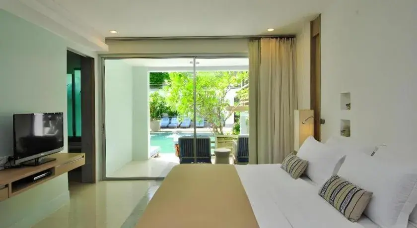 Bed in Ramada by Wyndham Phuket Southsea Bed in Ramada by Wyndham Phuket Southsea