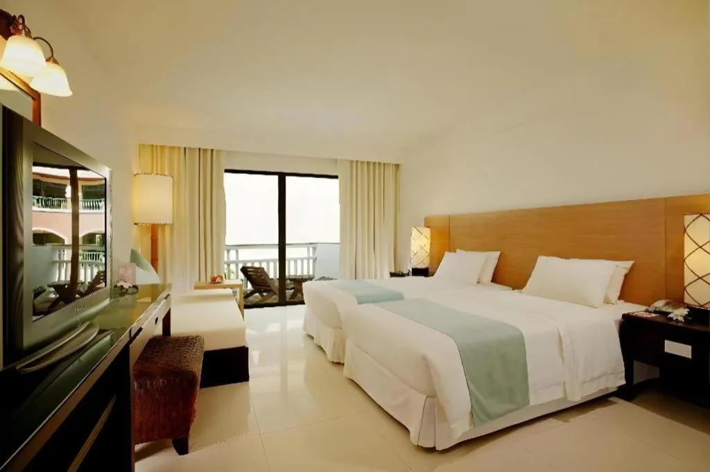 Bed in Ramada by Wyndham Phuket Southsea
