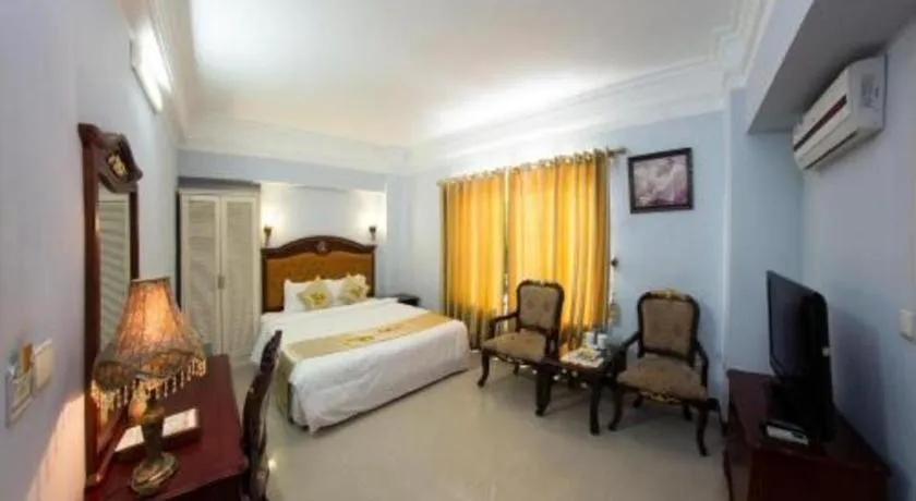 Bed in Hoang Long Hotel - Hai Phong City Center